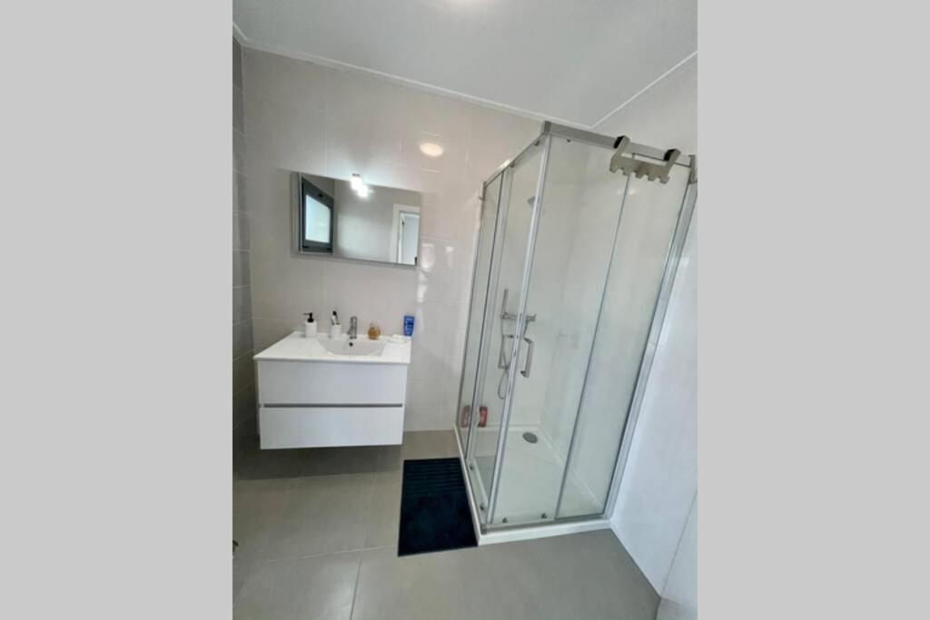 Villa New And Modern 3 Bedroom With Private Heated Pool Near Nazare Sao Martinho do Porto