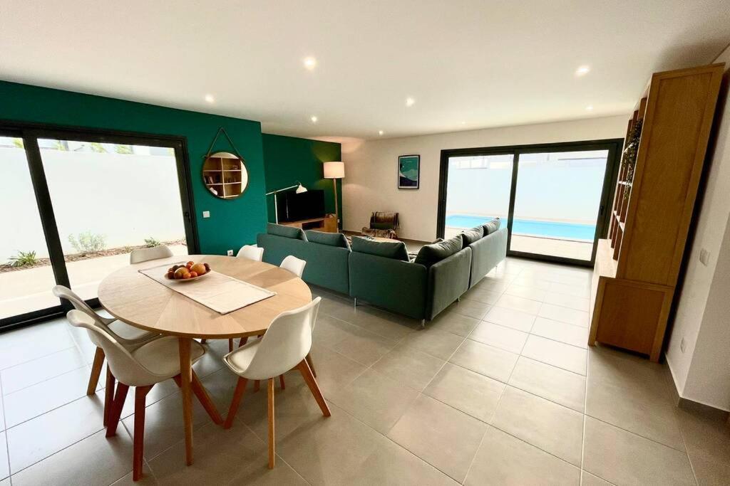 Villa New And Modern 3 Bedroom With Private Heated Pool Near Nazare