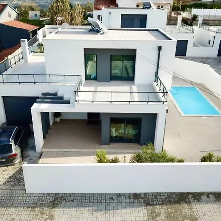 New And Modern 3 Bedroom Villa With Private Heated Pool Near Nazare Sao Martinho do Porto Exterior photo